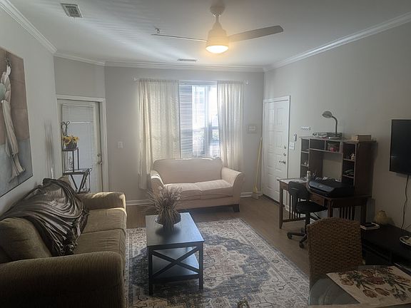5th image of 400 Bucksley Ln #104