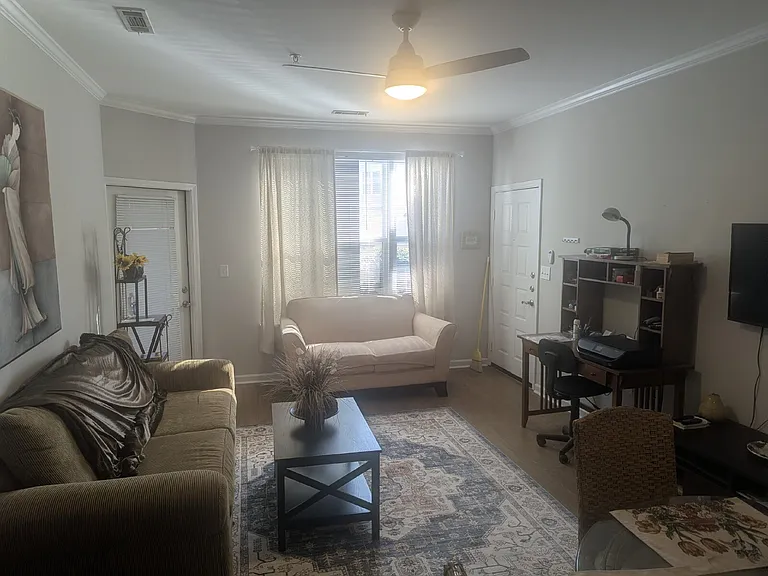400 Bucksley Ln #104 — Photo 5