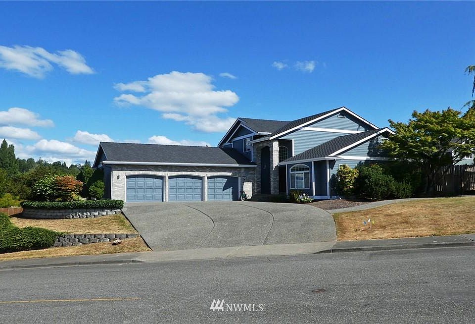 1st image of 4921 66th Ave NE