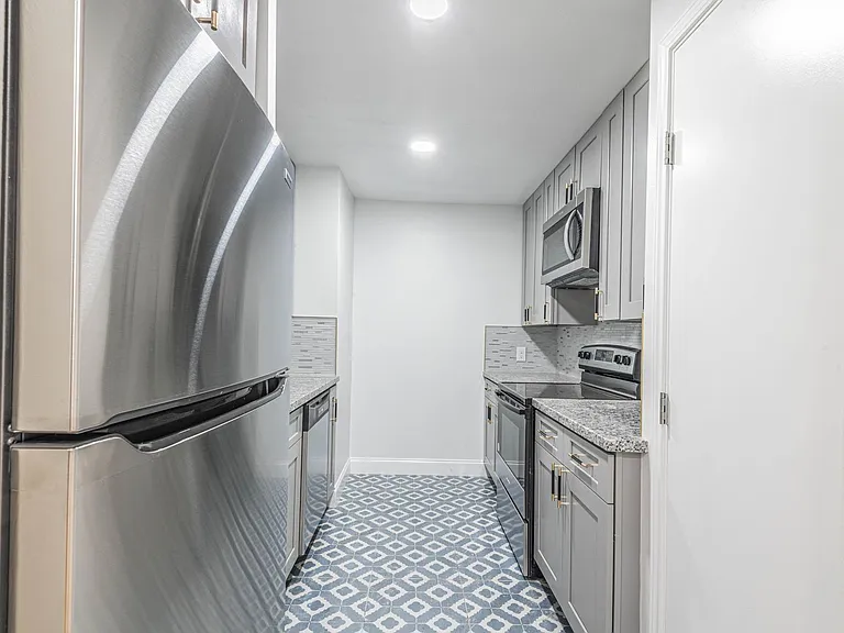 2303 Rosewood St #1 — Photo 10