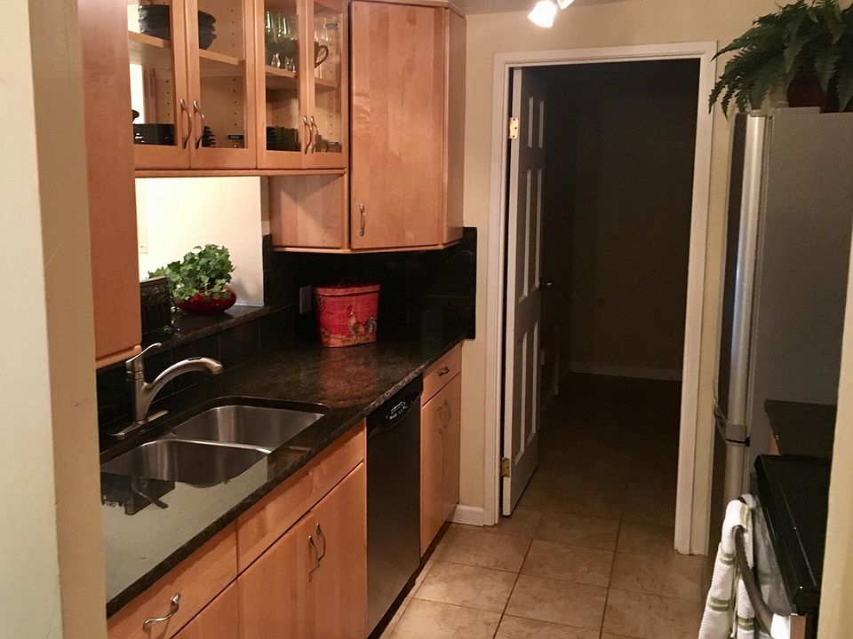 2nd image of 415 S Howes St #N410