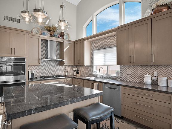 5th image of 13864 E LUPINE Avenue