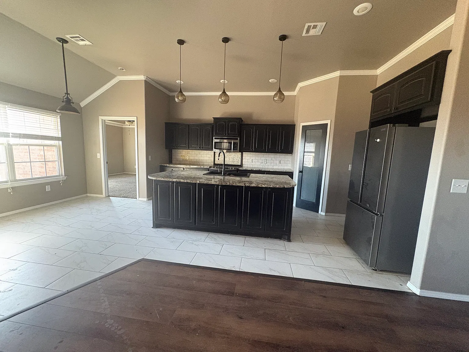 4 bed, 2.5 bath, 2081 sqft, $2,150 — Photo 2