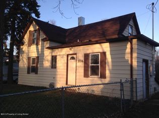 104 Riverside Dr, Belfield, ND 58622