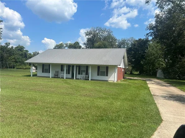 2214 Pecan Cir, Coushatta, LA 71019