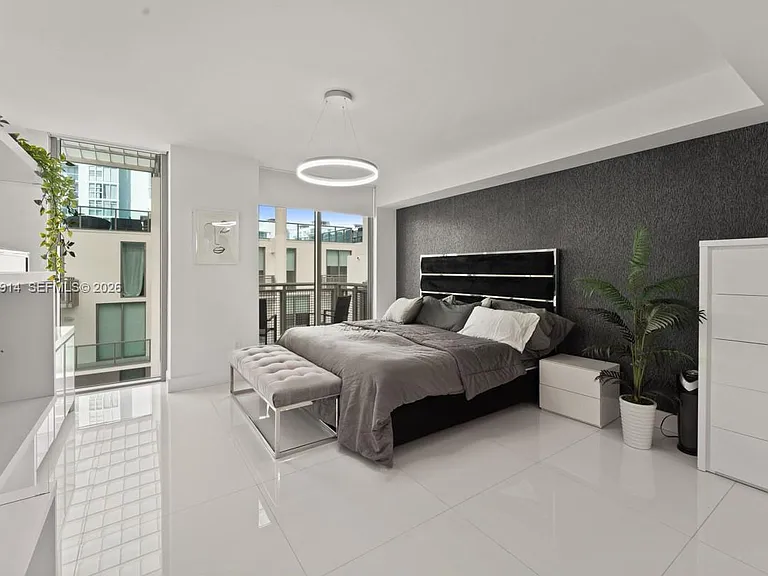 6000 Collins Ave #517 — Photo 19