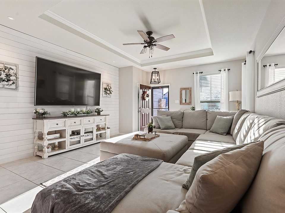 1st image of 125 Carlina Loop
