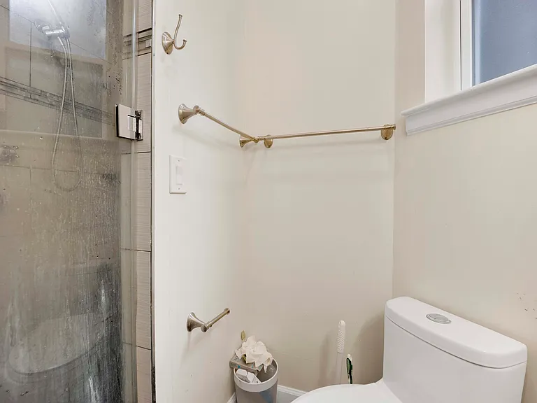 2522 N Burling St #2 — Photo 18