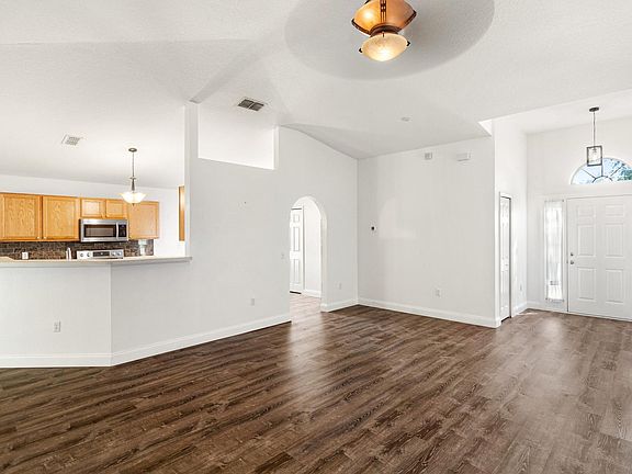 2nd image of 275 King Arthur Ct