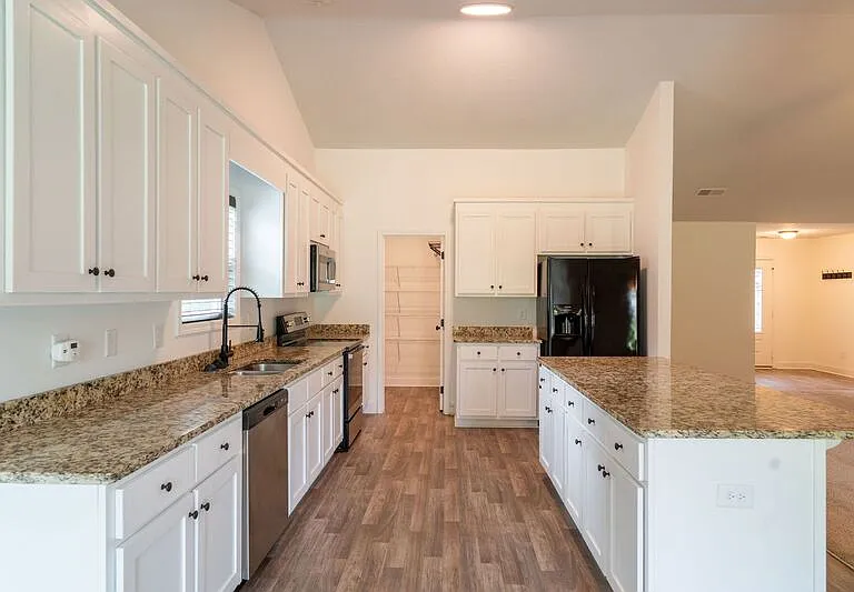 1394 Hardigree Rd — Photo 8
