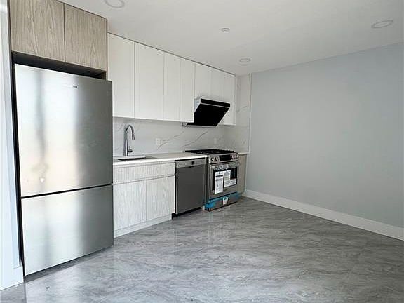 4th image of 811 45th St #5B
