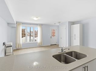 244 Penetanguishene Rd #4, Barrie, ON L4M7C2