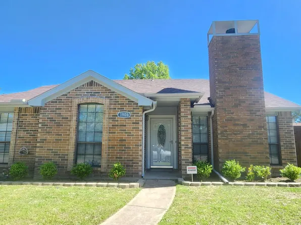 1906 Village Creek Dr, Garland, TX 75040
