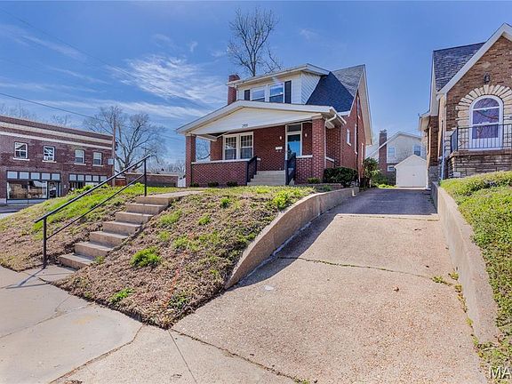 4th image of 2159 McCausland Ave