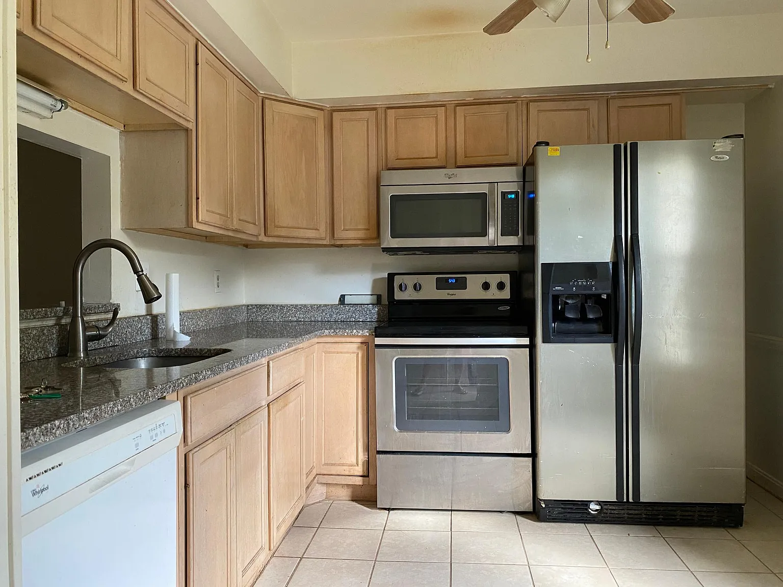 3 bed, 1188 sqft, $2,450 — Photo 2