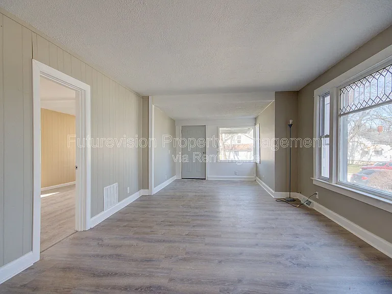 920 Jasper St #1 — Photo 4