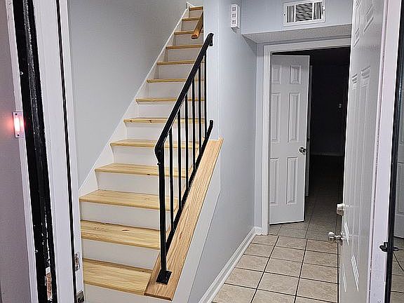2nd image of 3438 Dungreen St