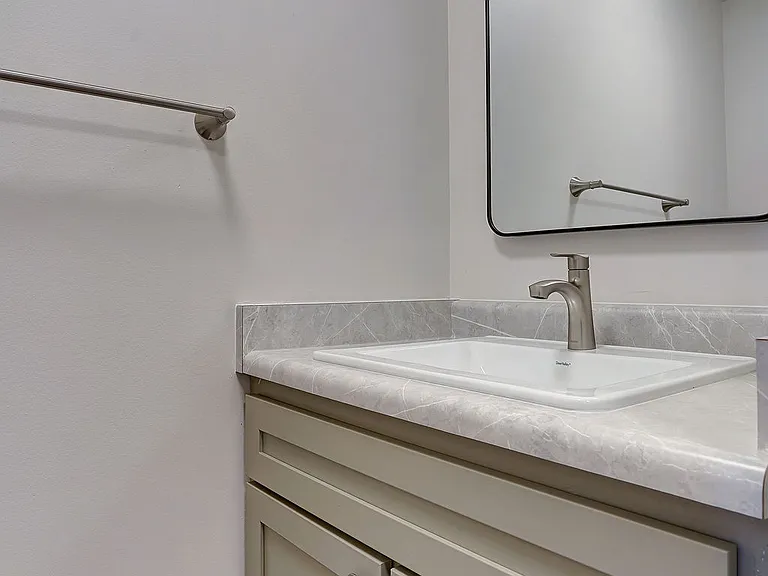 1/2 Bathroom