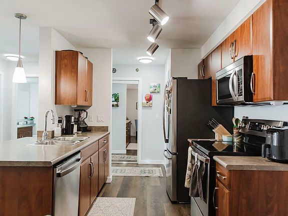 4th image of 124-9120 96th Ave #124
