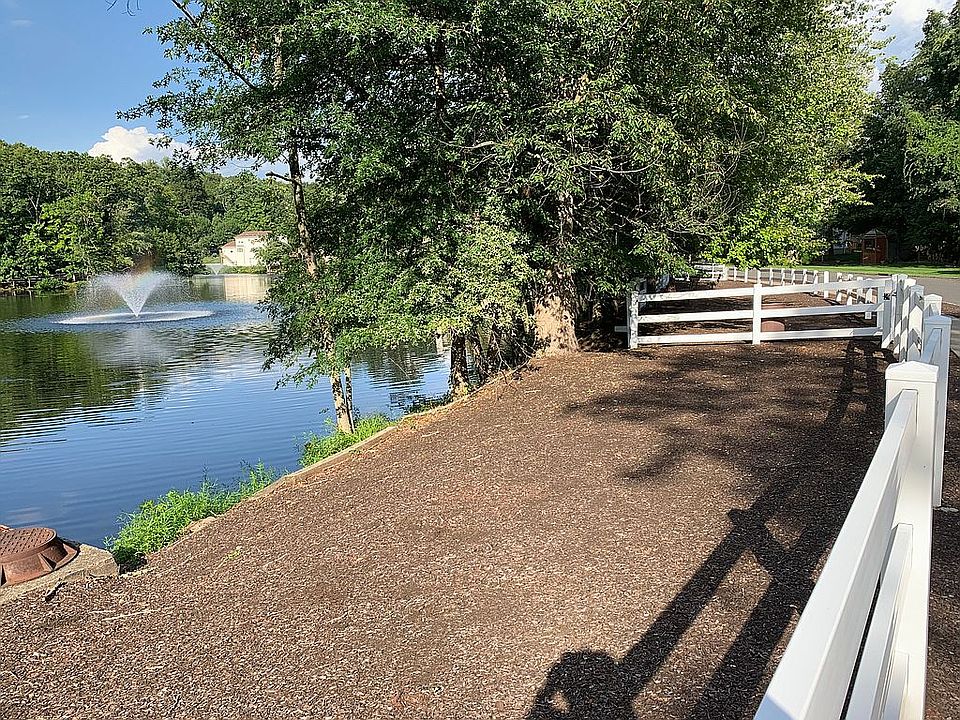 2nd image of 59 Point View Pkwy
