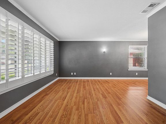 5th image of 2915 Touraine Dr