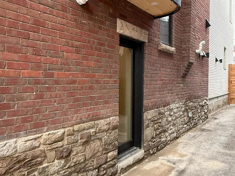 328 Palmerston Blvd #LOWER — Photo 13