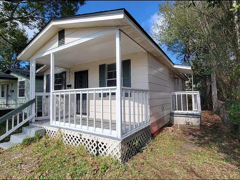 1103 Grant St — Photo 2