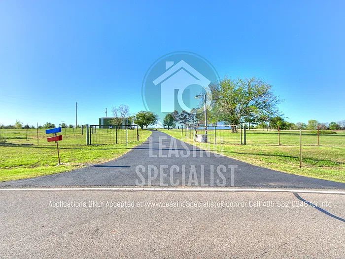 3 bed, 2.0 bath, 1600 sqft, $2,485 — Photo 4