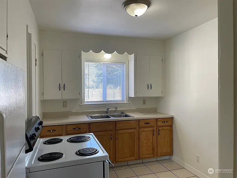 9802 American Ave SW — Photo 5