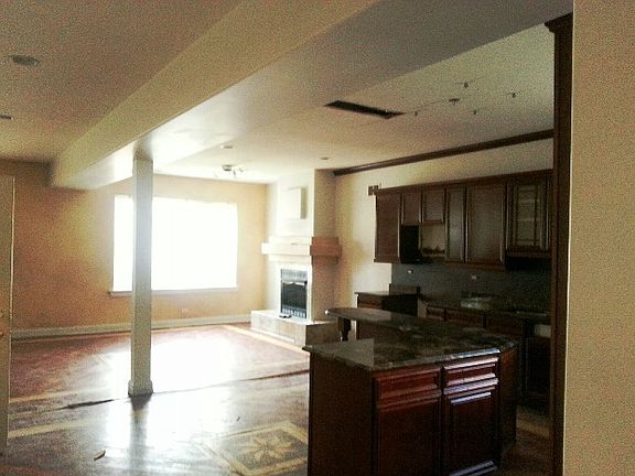 4th image of 4625 S Calumet Ave #1