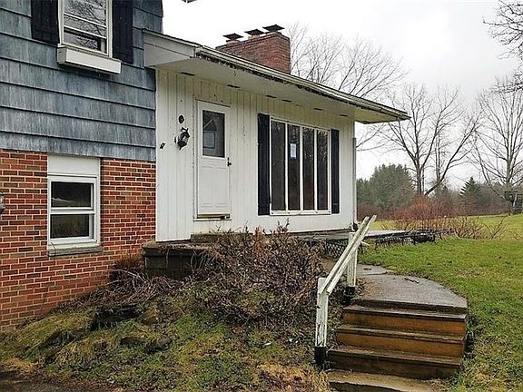 4th image of 469 Valerie Ln