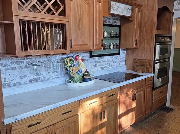 717 W Main Cross St, Palmyra, MO 63461