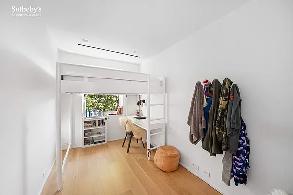 Sold by Sotheby's International Realty | media 28