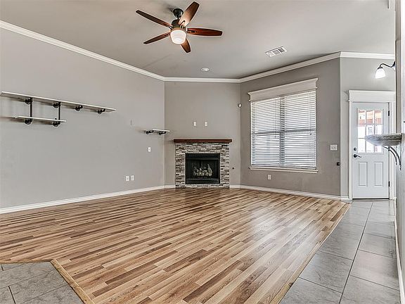 3rd image of 2416 SE 92nd Ter