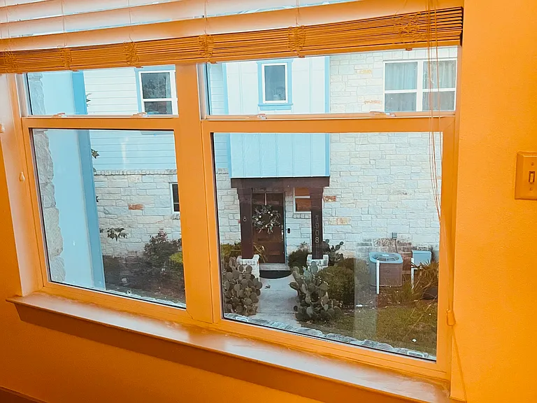 2101 Town Centre Dr — Photo 16