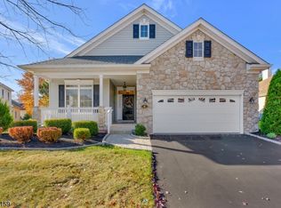 6 Moore Dr, Flemington, NJ 08822