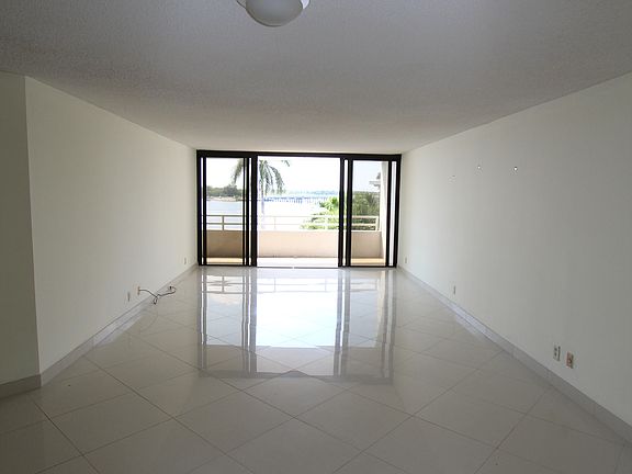 4th image of 3701 S Flagler Dr APT 306