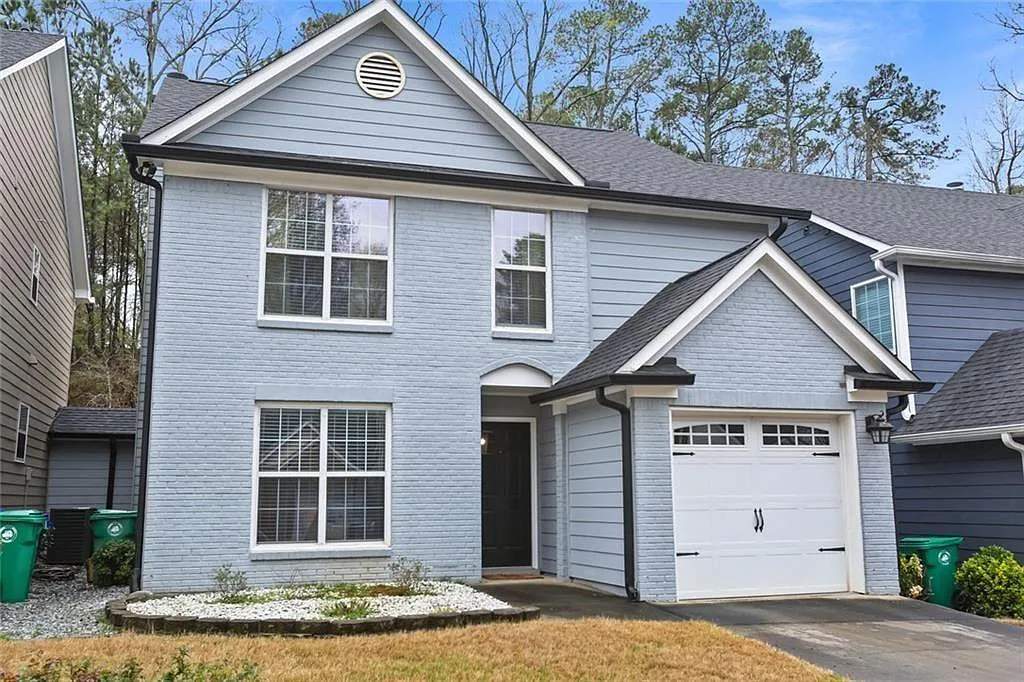 Building Photo - 1464 Gates Cir