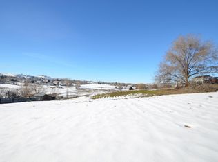 1431 Gore Rd, Selah, WA 98942