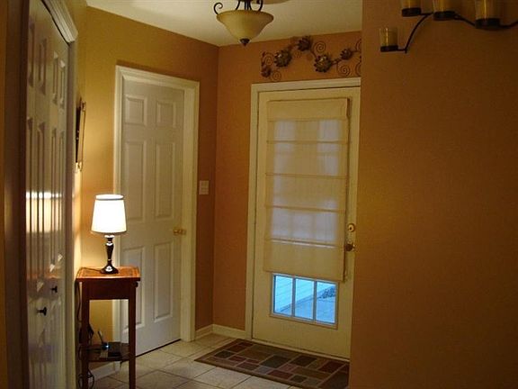 3rd image of 12119 W 83rd Pl