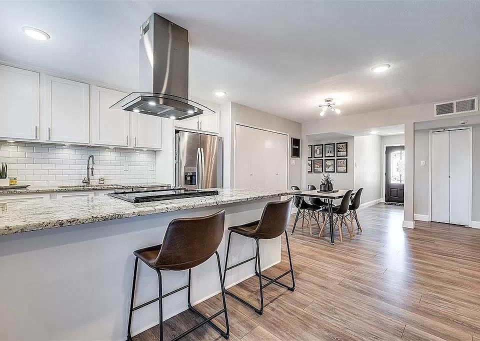 1st image of 5544 Russell Dr