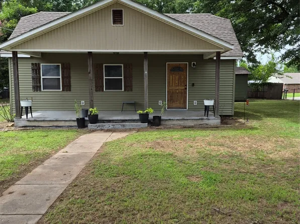 316 NW 6th St, Checotah, OK 74426