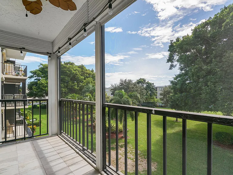 300 N Highway A1A #F306 — Photo 8