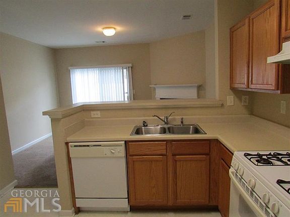 4th image of 3289 Hidden Cove Cir