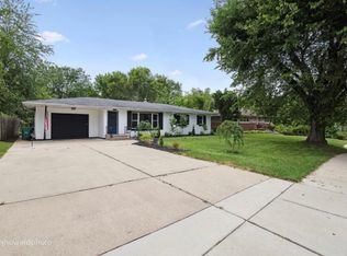 910 Adams St, Lockport, IL 60441