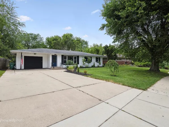 910 Adams St, Lockport, IL 60441