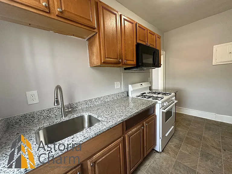 2826 Windsor Ave #C1 — Photo 12
