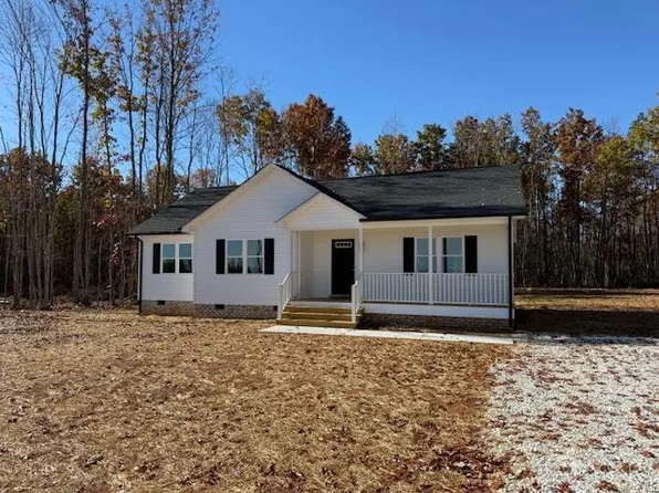 725 Robinson Rd, Appomattox, VA 24522