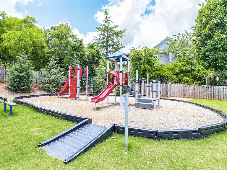 304 Highwood Ln — Photo 19