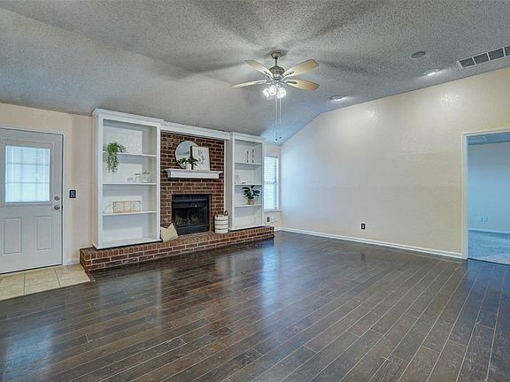 5th image of 16905 Cedarwood Dr